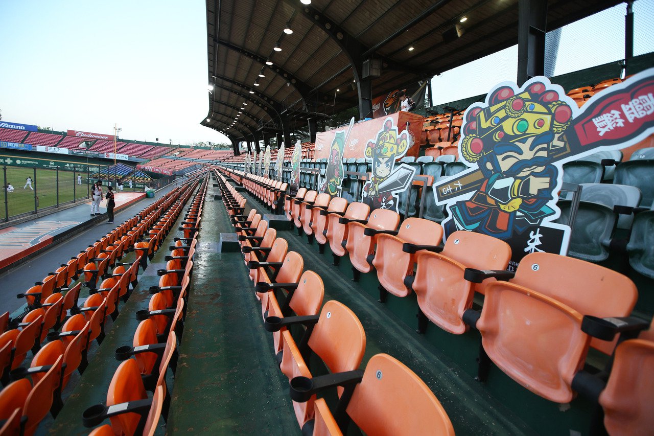 眼看賽季已休兵將近一個月，中華職棒聯盟要考慮如何規劃接下來球季，是要延長球季，或是縮水球季？ 報系資料照